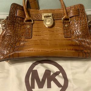 Michael kors bag very good congratulations